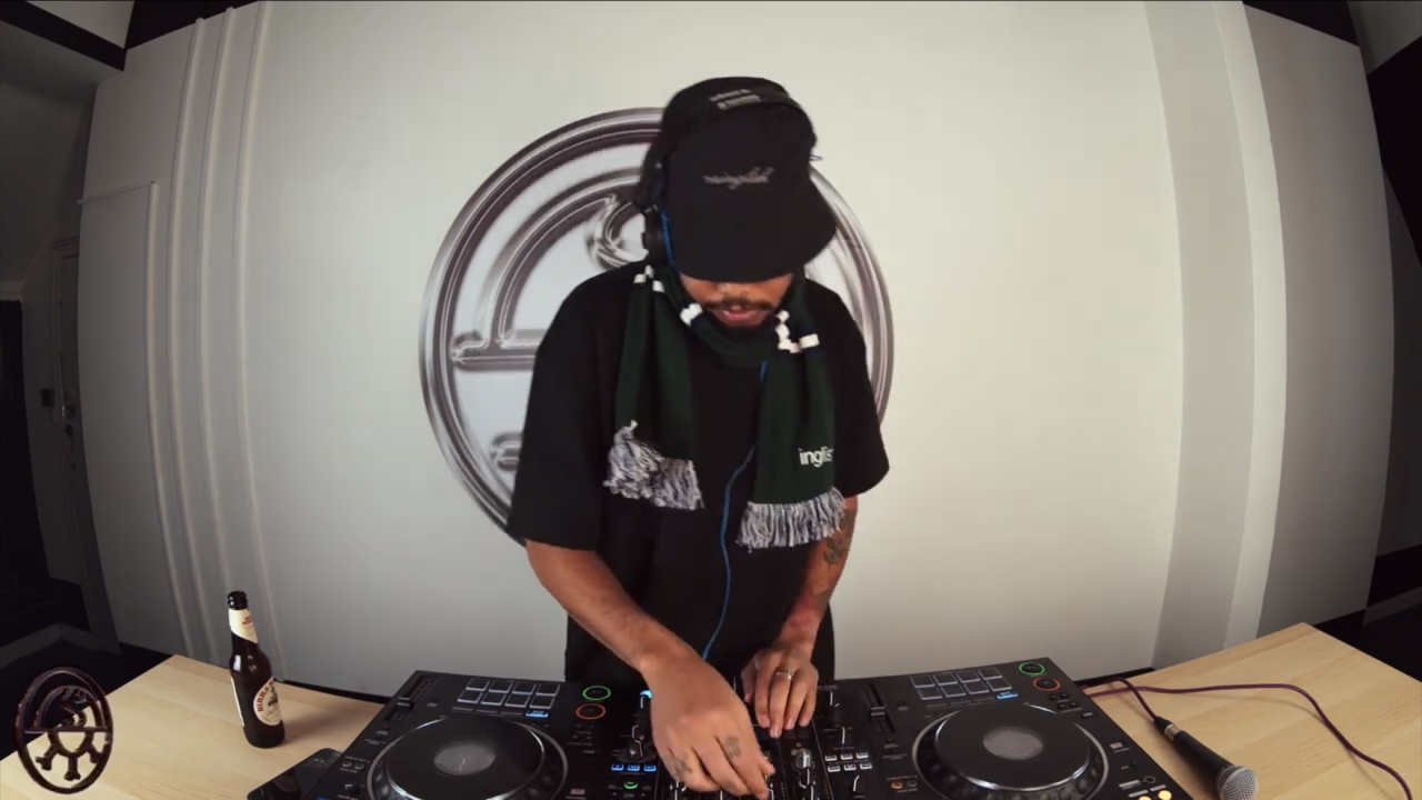 Watch the inglish hour w/ Mubō 